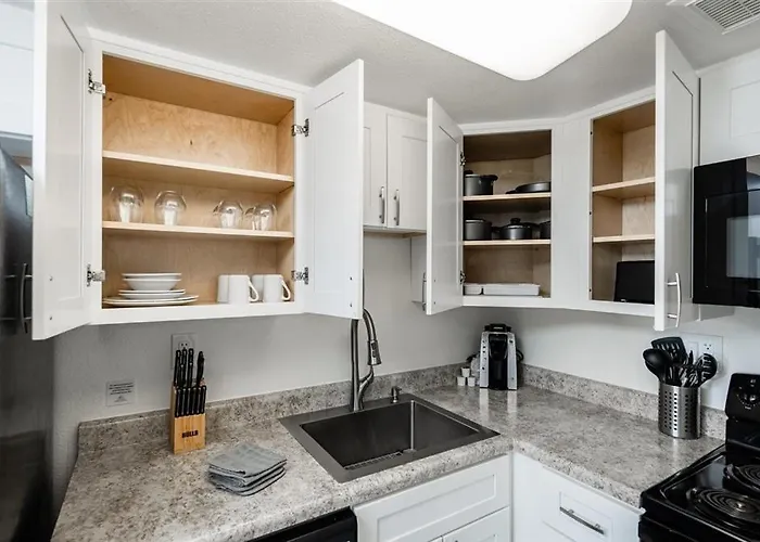 Apartment 107 Fully Furnished 1br Suite-prime Location Scottsdale